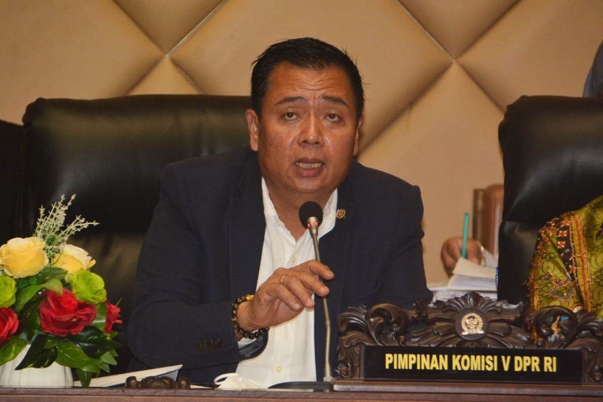 DPR minta aliran listrik bisa sampai ke daerah perbatasan Indonesia