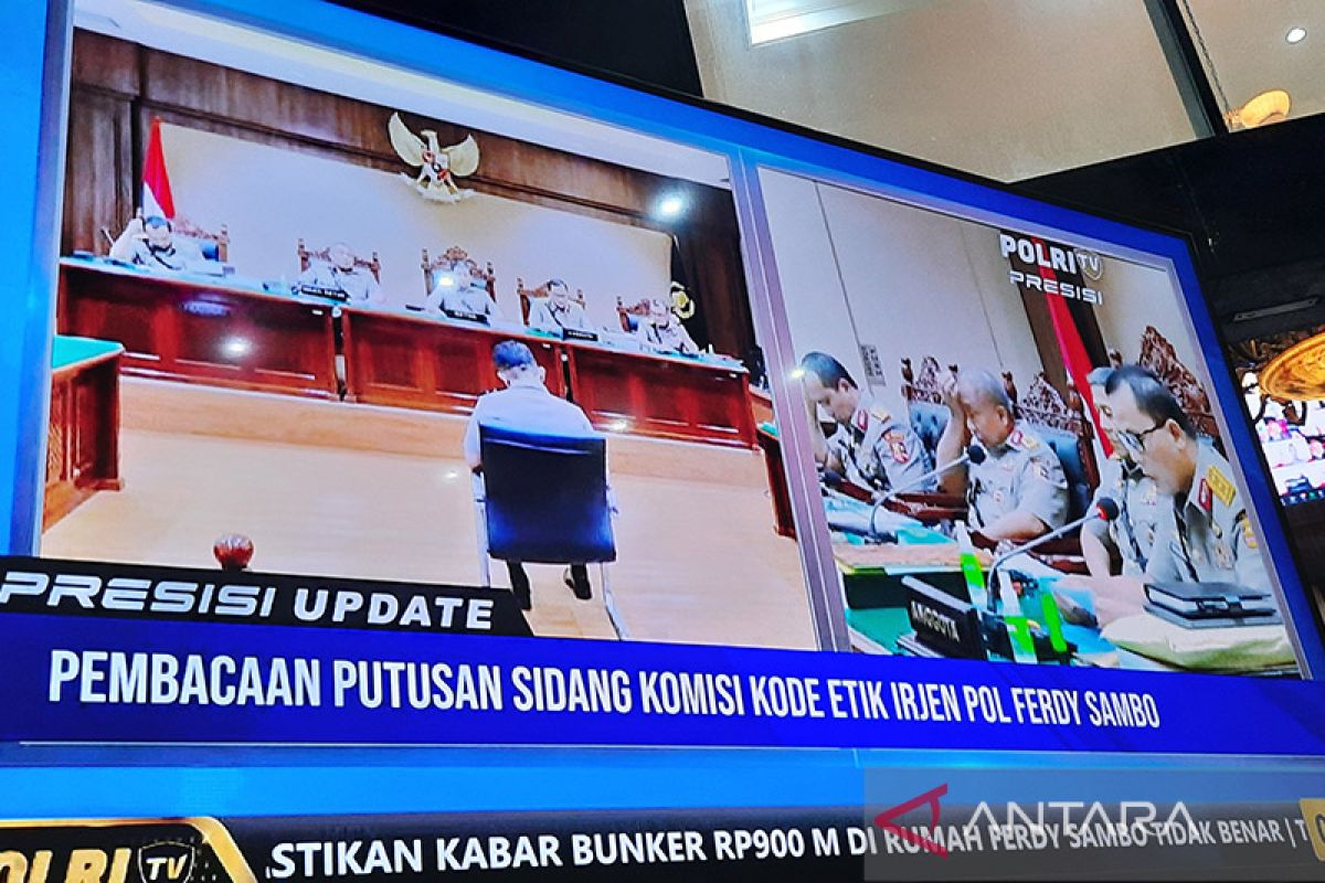 Sidang putusan komisi kode etik Ferdy Sambo berlanjut Jumat dini hari