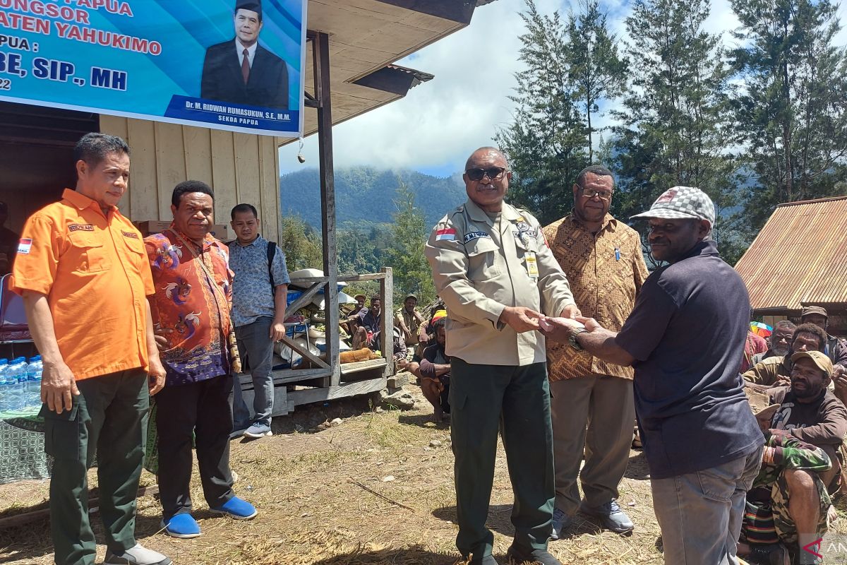 BPBD Papua mendorong warga menanam pohon mencegah banjir dan longsor