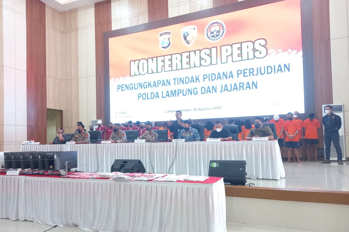 Polda Lampung gulung ratusan tersangka pelaku perjudian