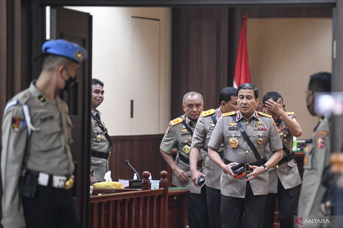 Empat orang mantan anggota Propam Polri pelanggar etik jalani pembinaan mental