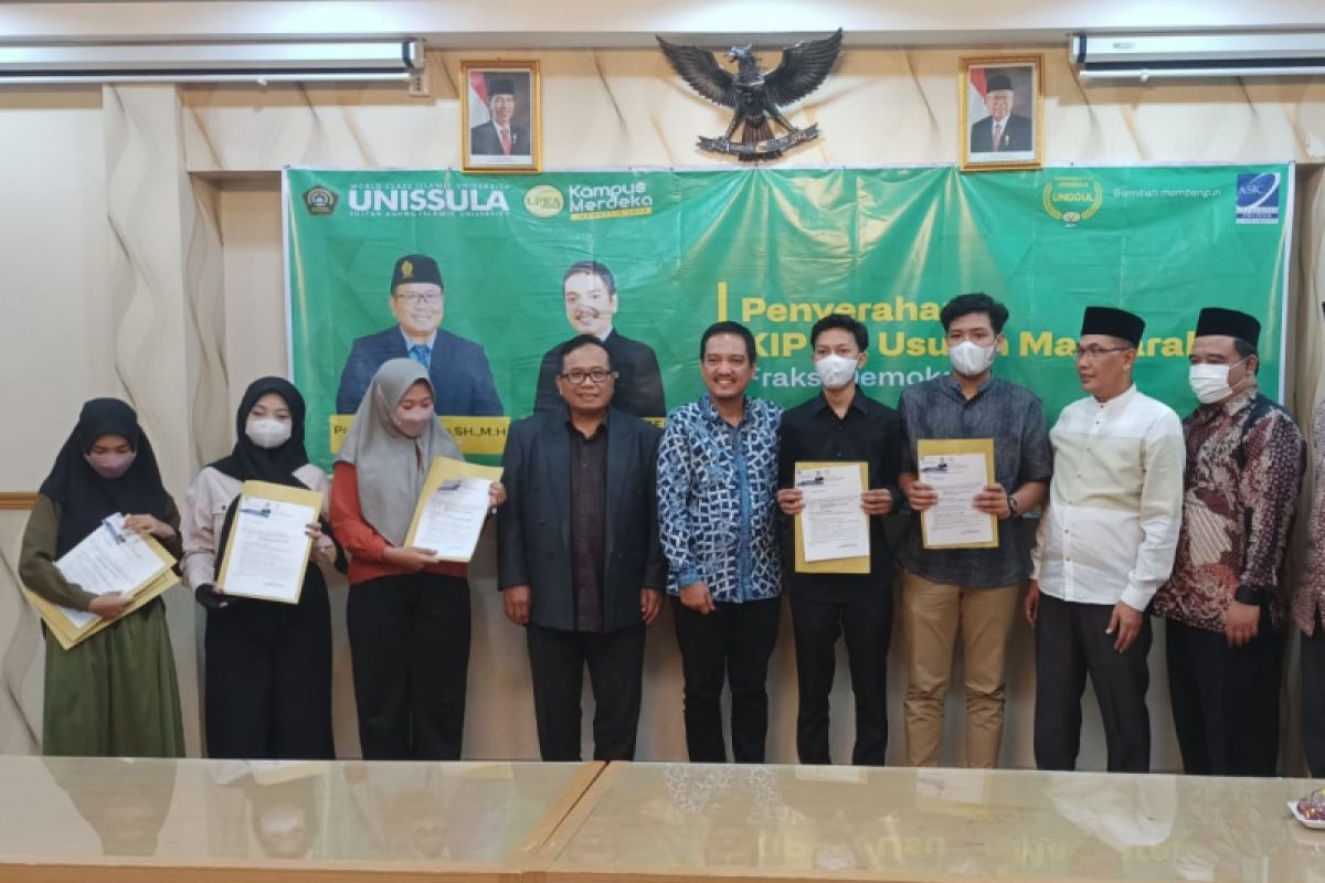 Mahasiswa Unissula Semarang terima beasiswa Kartu Indonesia Pintar Kuliah