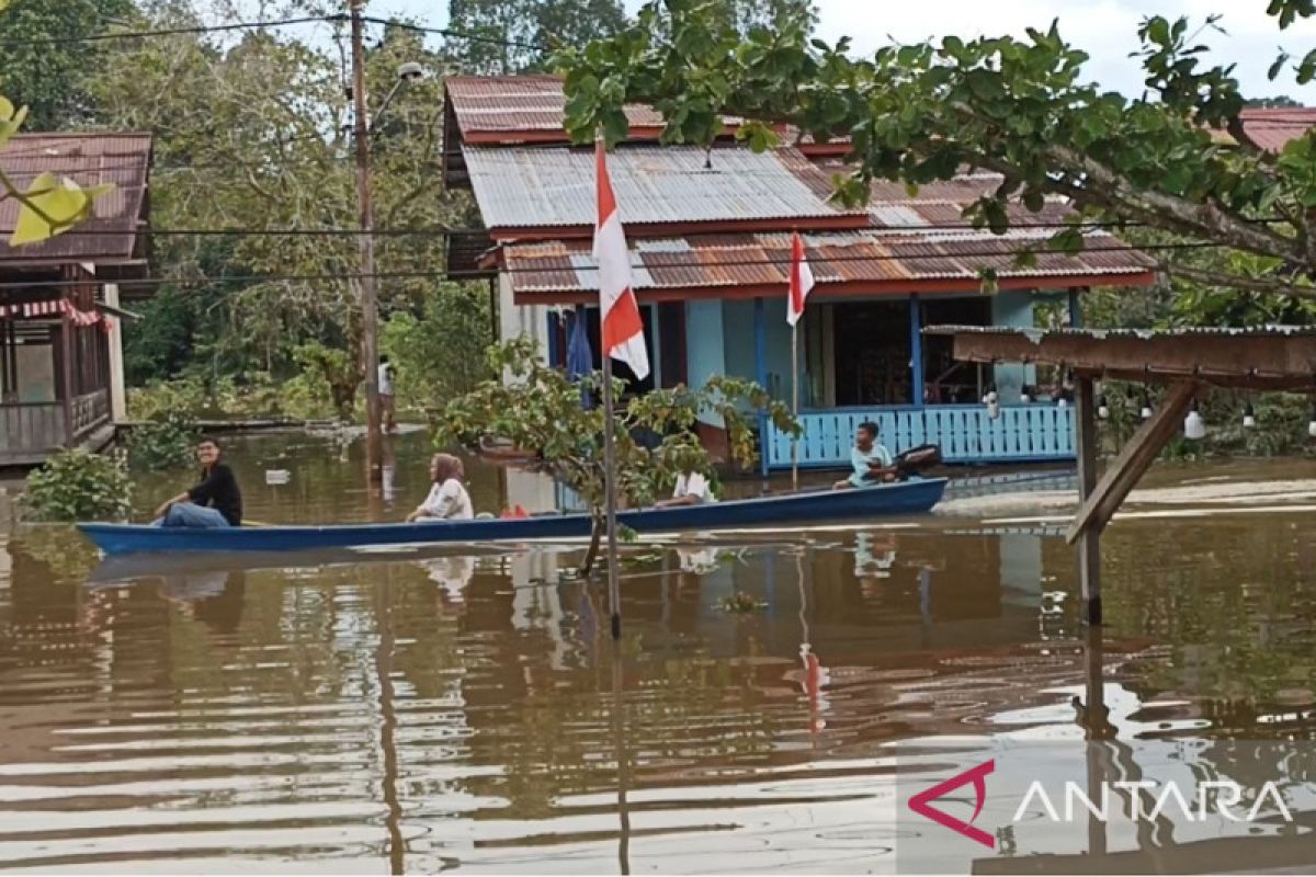 Banjir rendam 16 desa di Kapuas Hulu