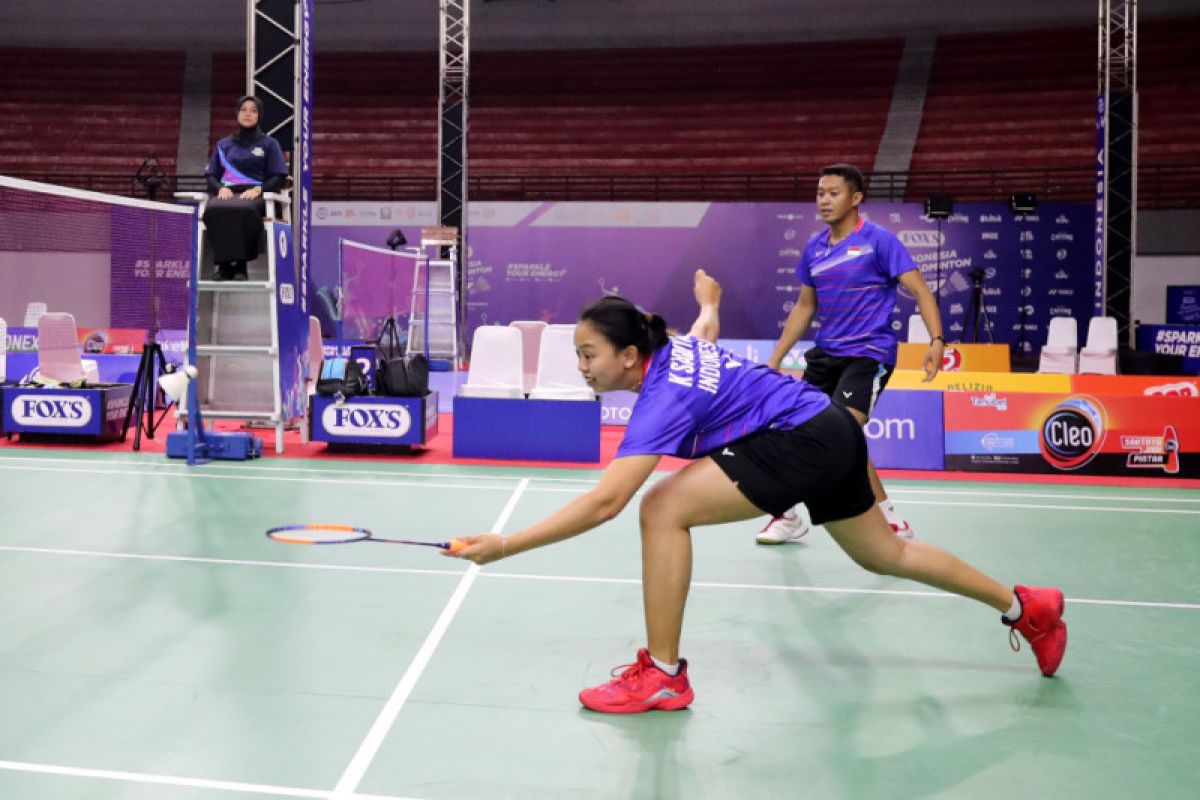 katamaran indah badminton