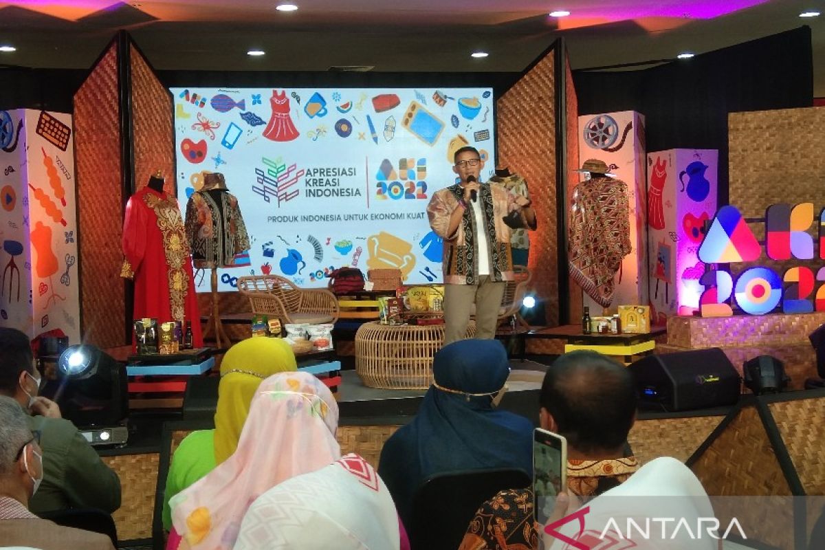 Menparekraf sebut 30 juta UMKM ditargetkan adopsi digitalisasi di 2023