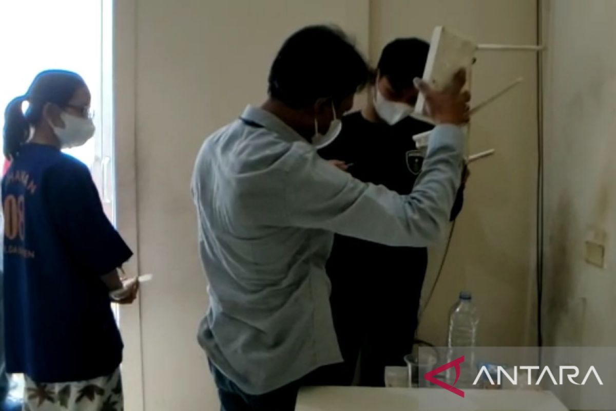Polda Banten geledah ruko tersangka judi "online" di Tangerang