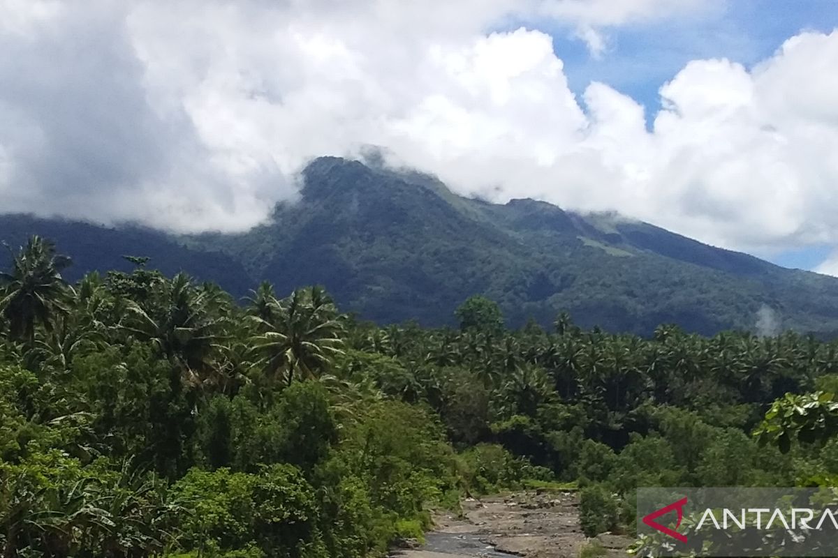 Status Gunung Awu di Sangihe Sulut turun ke level II waspada