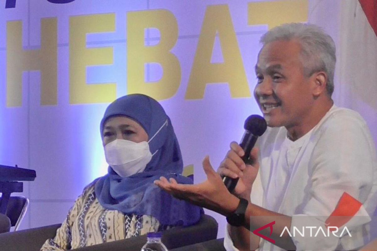 Ganjar Pranowo dan Khofifah beri motivasi mahasiswa baru Unair