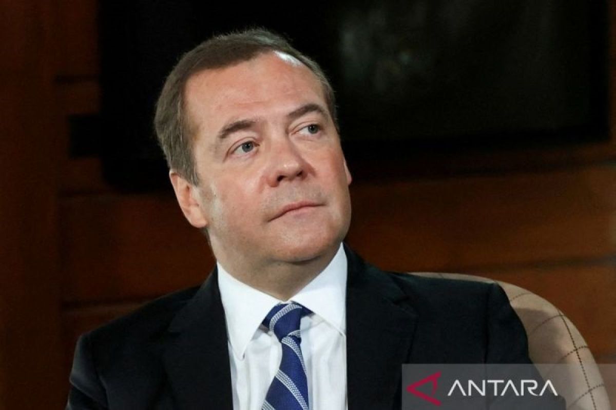 Mantan Presiden Rusia Dmitry Medvedev jadi buronan Ukraina