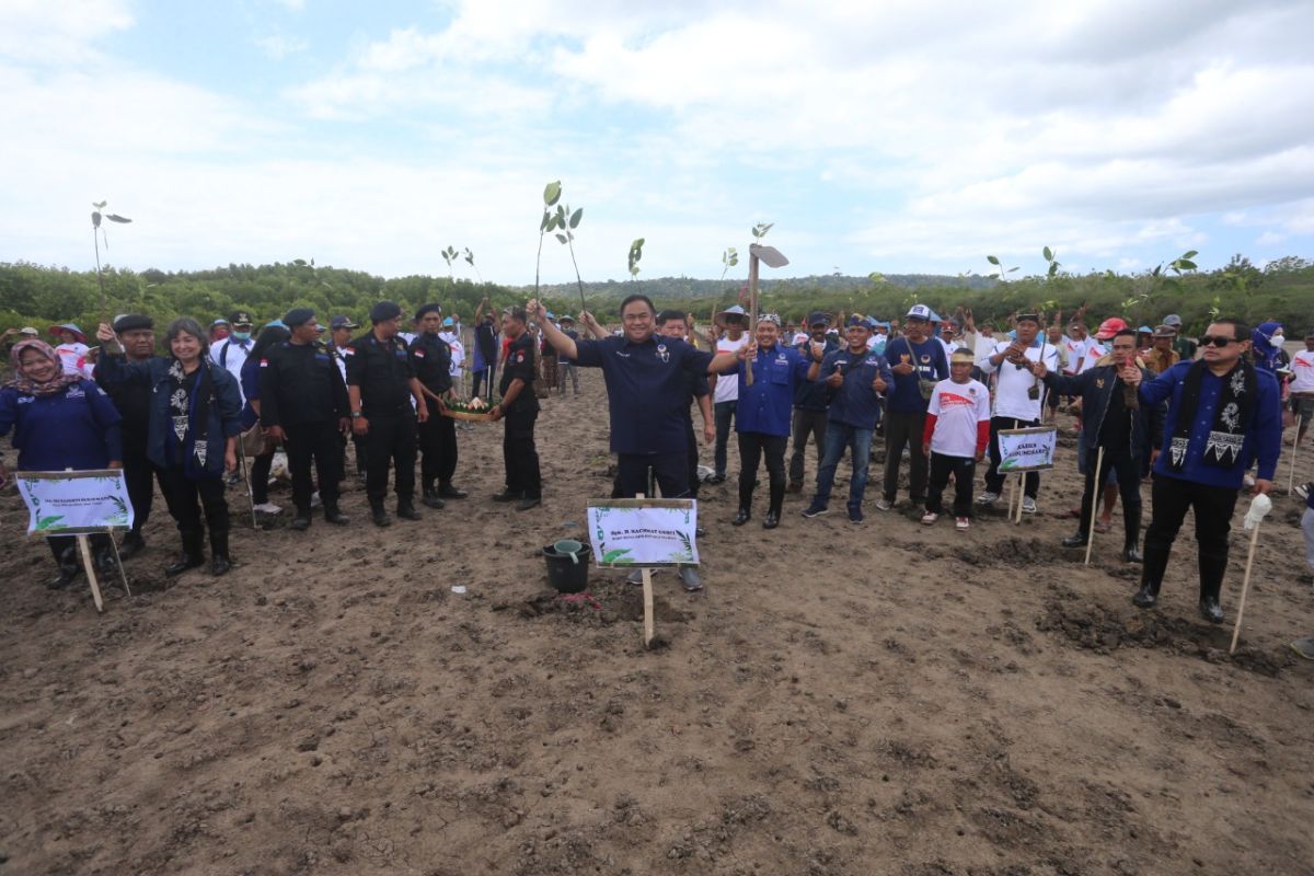 Inisiasi penghijauan, NasDem Jatim lakukan aksi 