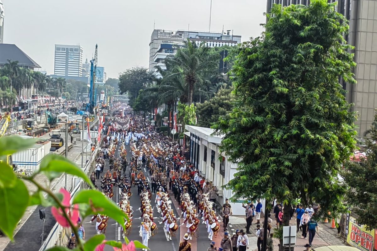 Tens of thousands of people join Red and White Parade in Jakarta