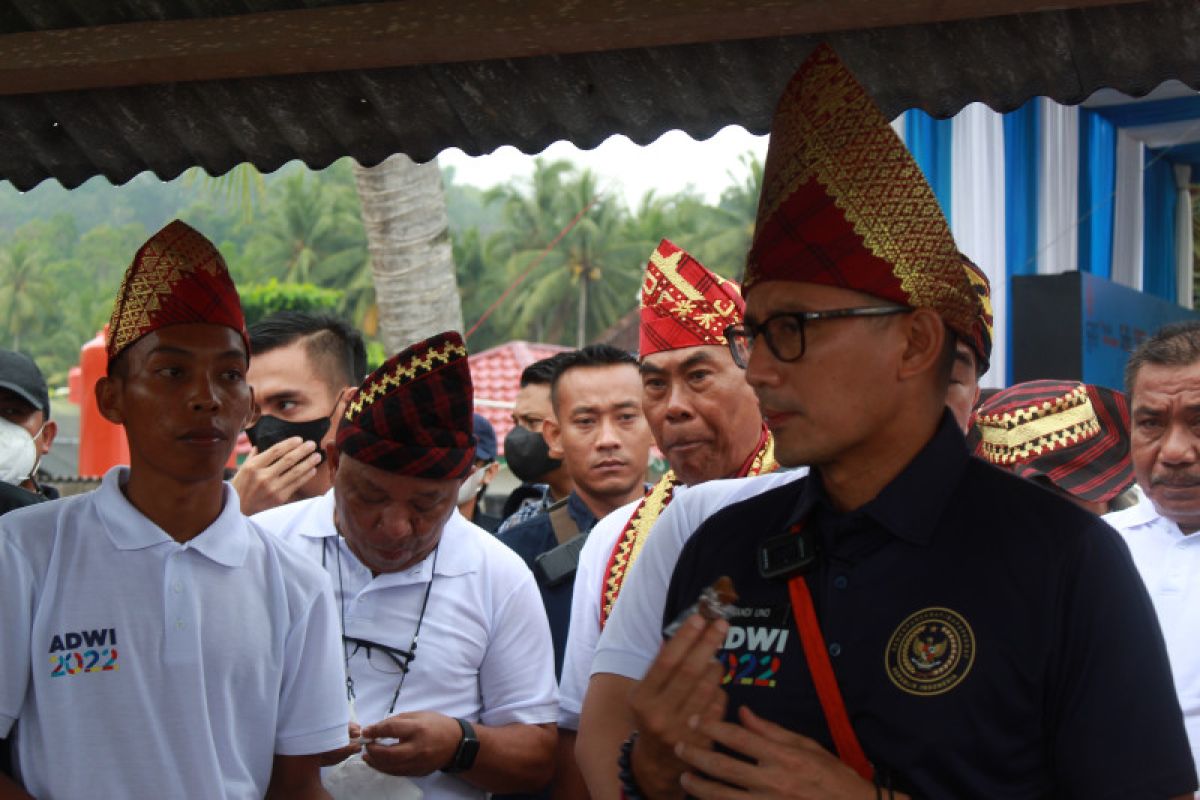 Sandiaga ajak swasta ikut kembangkan wisata lokal