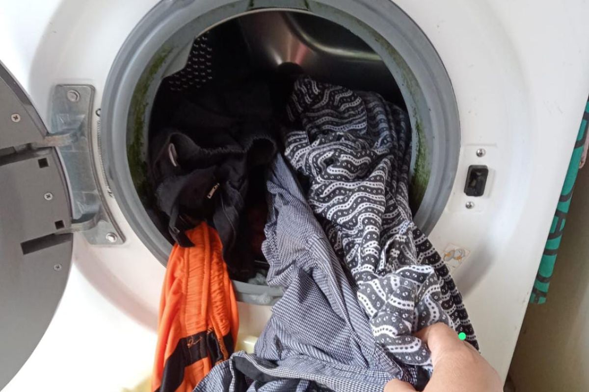 Dinkes minta warga cuci setrika pakaian bekas sebelum digunakan