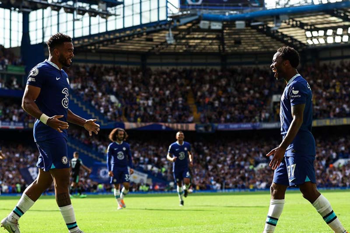 Raheem Sterling antarkan Chelsea menang 2-1 atas Leicester City