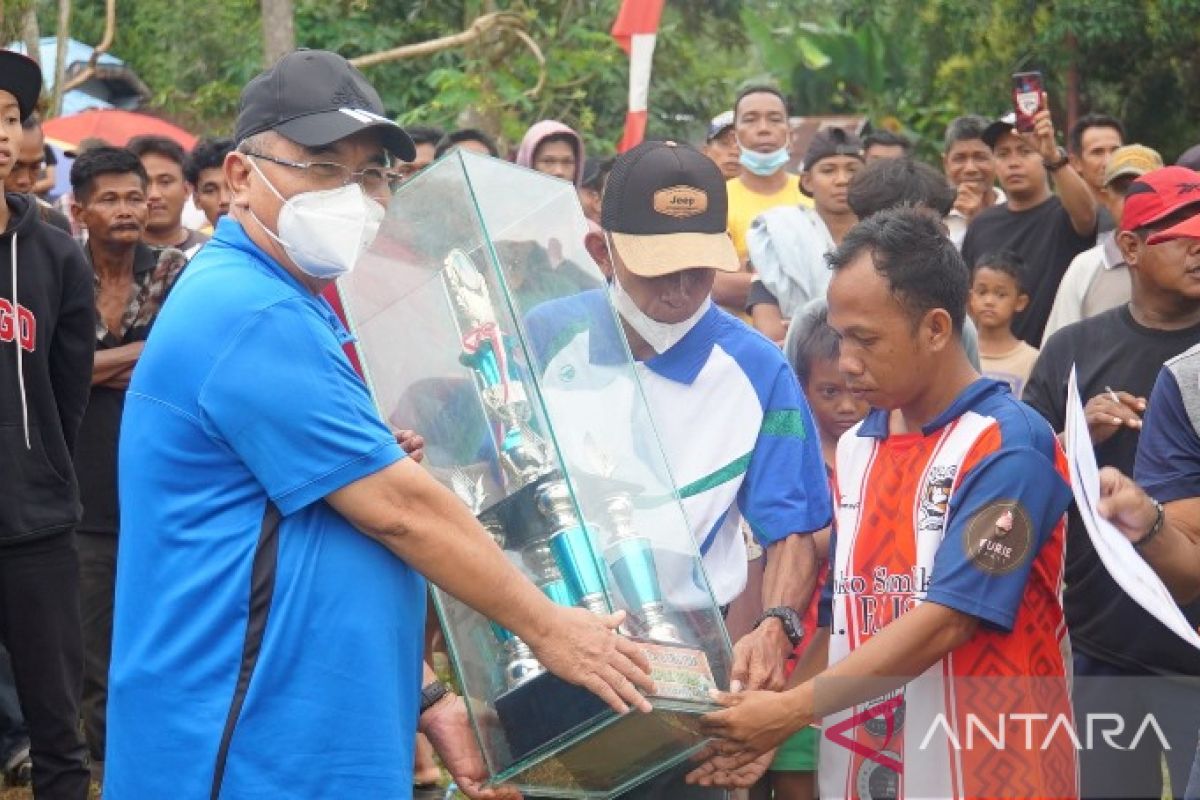 RK 1 menangi turnamen sepak bola tahunan se-Desa Bamban, HSS