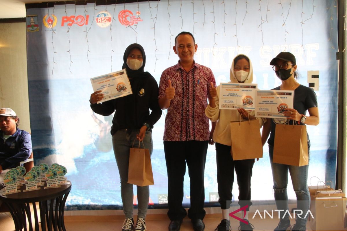 Atlet Surfing Kabupaten Serang Siap Ikuti Grand Final di Bali