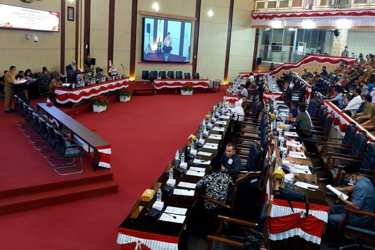 Rapat paripurna, Wakil Wali Kota Aulia Rachman tegur molornya jadwal