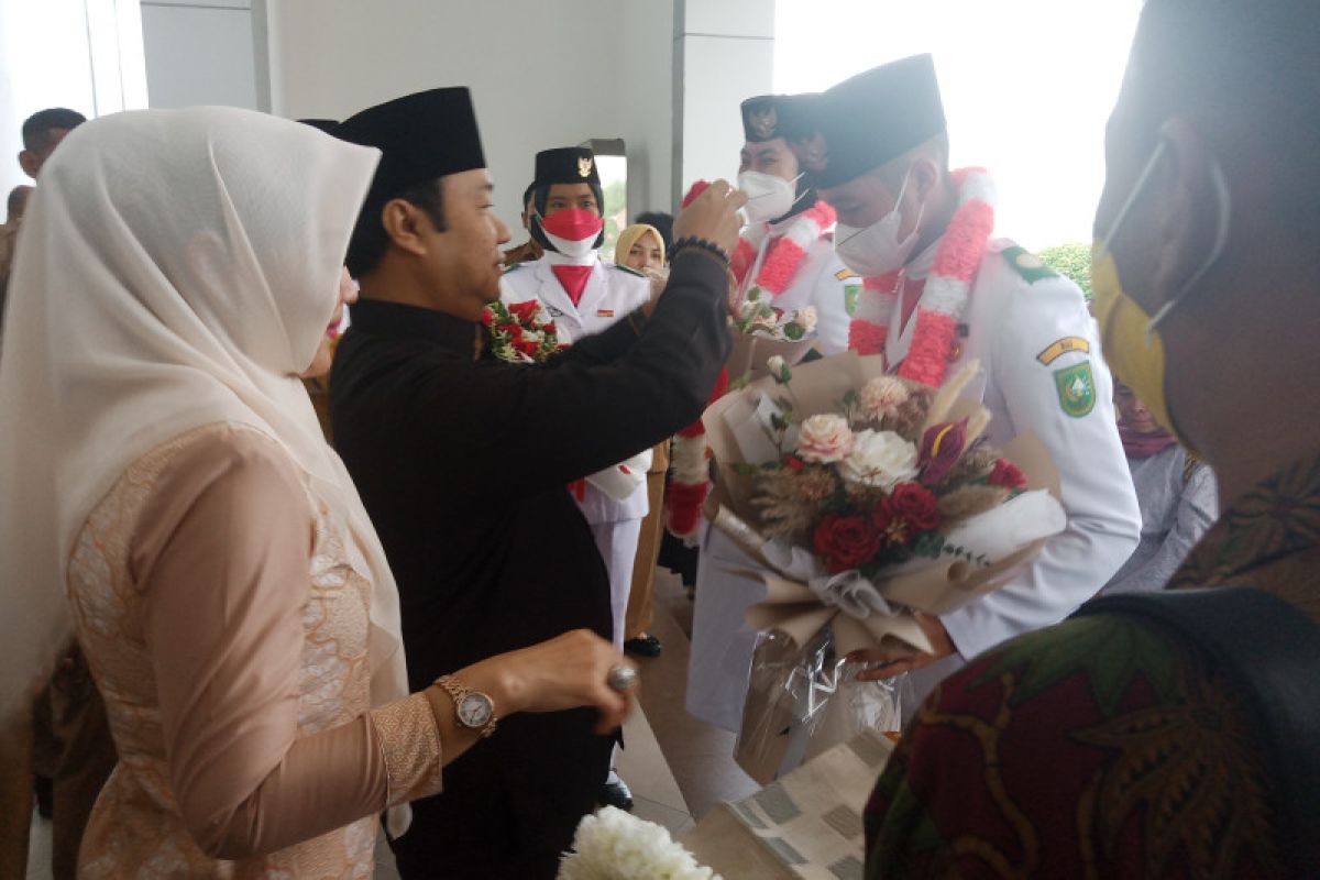 Tiba di Pekanbaru, utusan Paskibra Nasional asal Riau disambut haru
