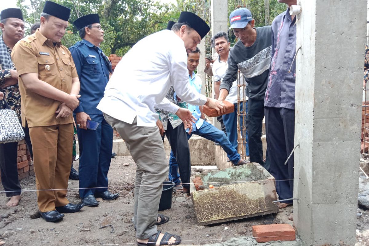 Anggota DPR dukung kepolisian basmi perjudian dan minuman keras