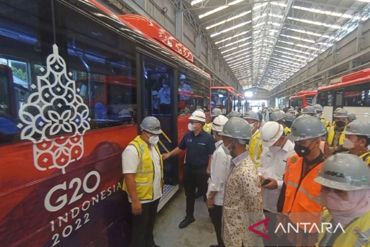Wamen BUMN pantau progres pengerjaan bus listrik INKA di Madiun