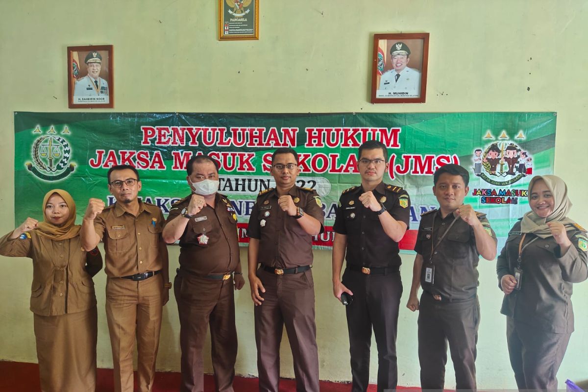 Siswa SMAN 1 Halong sambut positif penyuluhan hukum dari Kejari