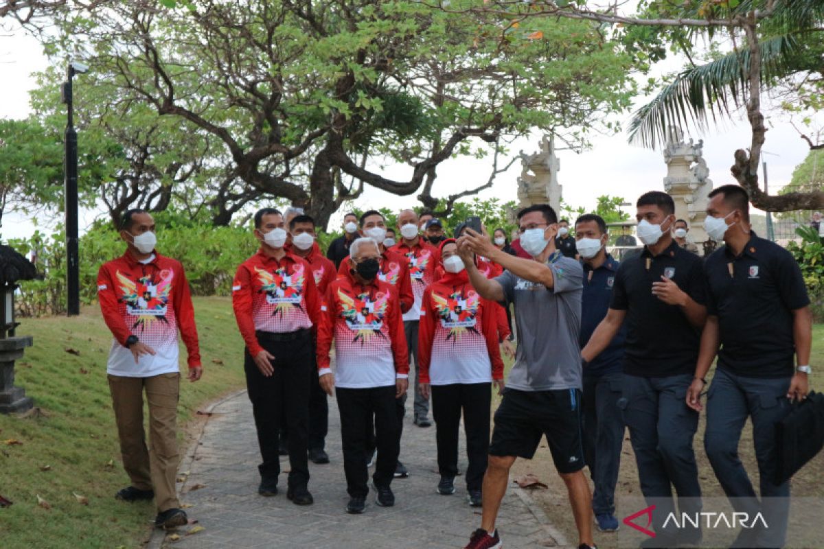 Wapres Ma'ruf Amin susuri pantai di Nusa Dua