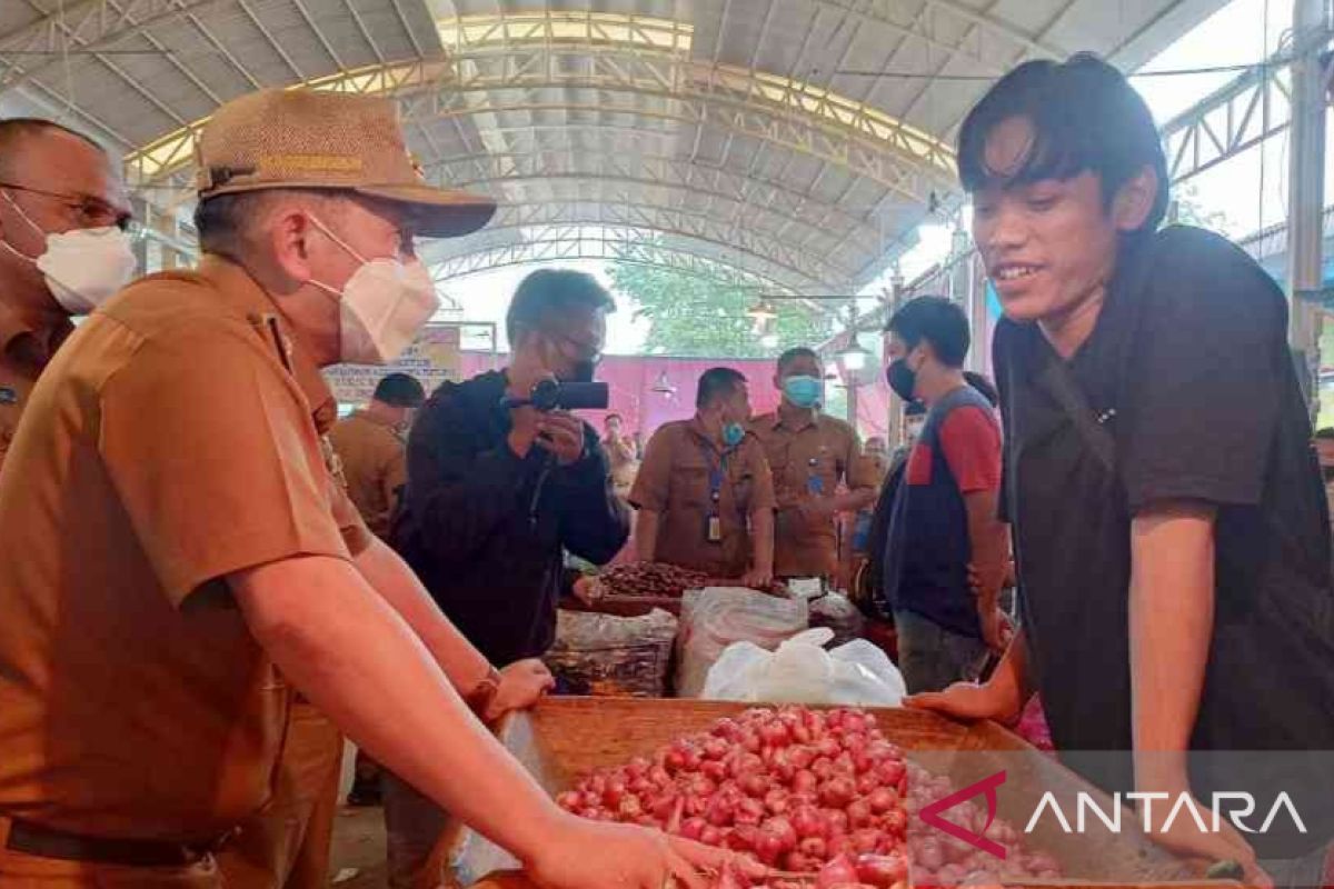 Bupati Bekasi tinjau progres revitalisasi Pasar Induk Cibitung Jabar