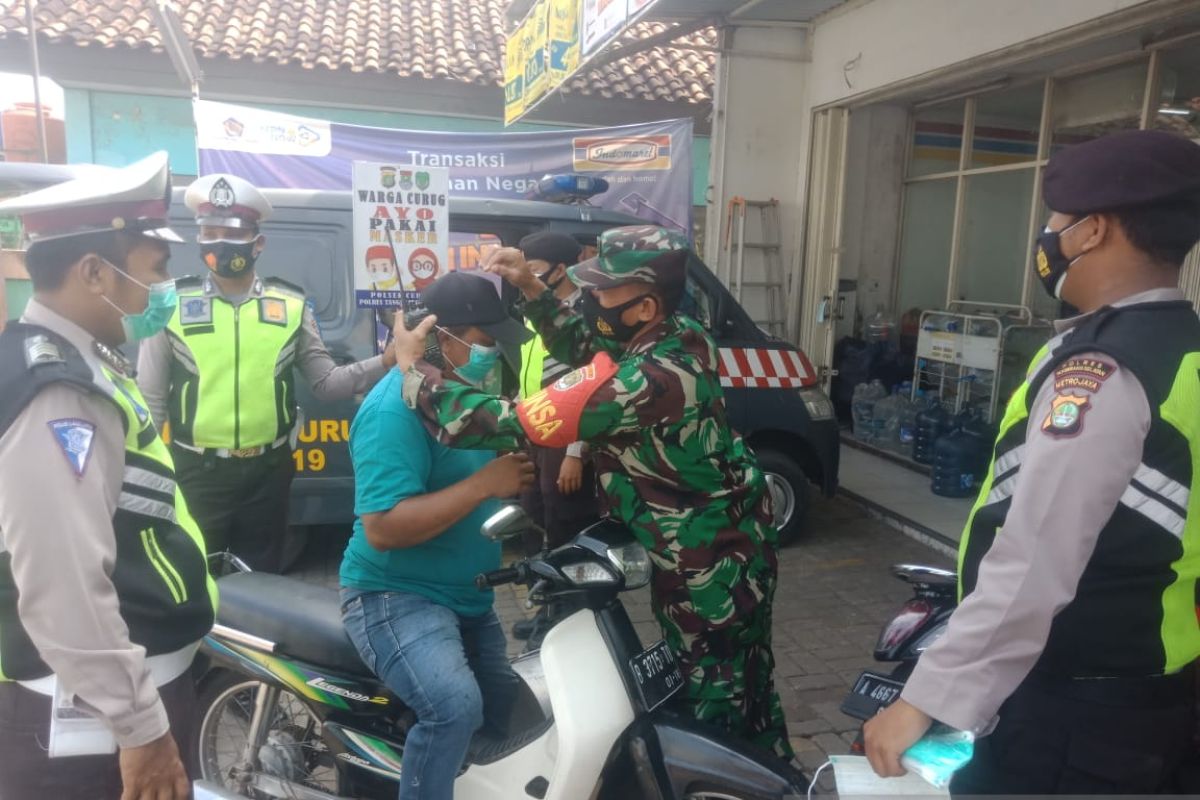Pemkab Tangerang  masuk PPKM level 1, diimbau warga tetap pakai masker