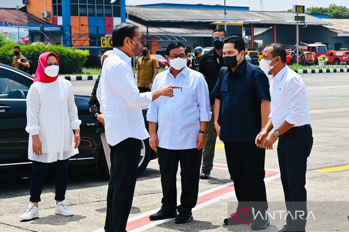 Presiden dan Iriana Jokowi bertolak ke Papua serahkan NIB pelaku UMK