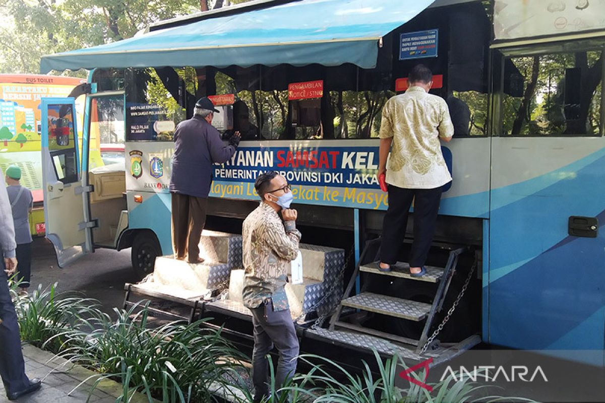 Bayar pajak kendaraan bisa di Lapangan Banteng