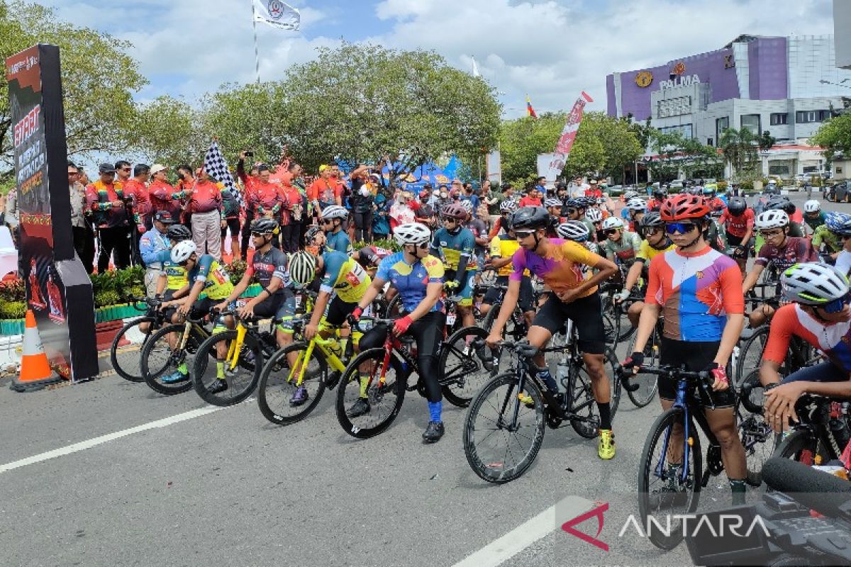 Gubernur Kalteng beri bonus pemenang kejuaraan balap sepeda 2022