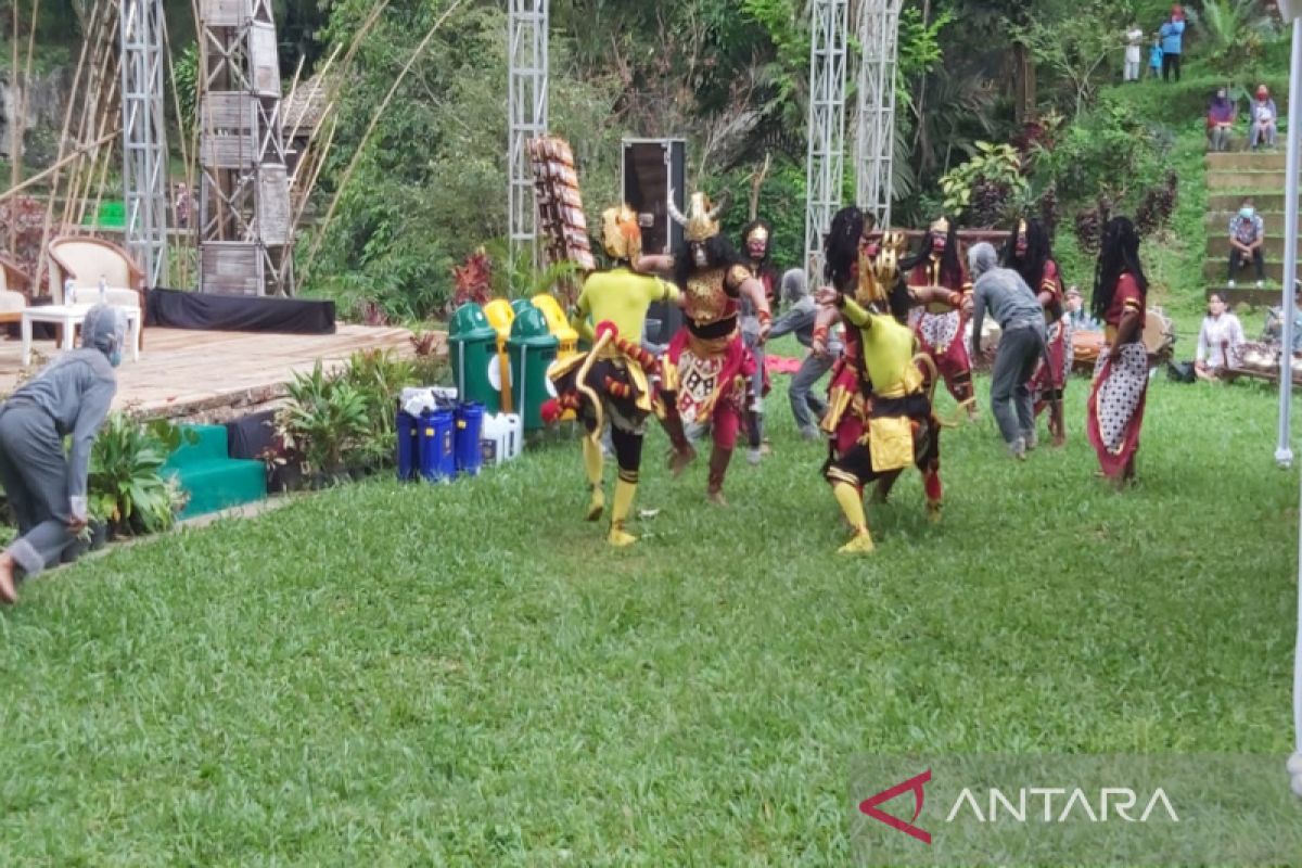 Kulon Progo membangun ampli-teater Gua Kiskendo wujudkan wisata budaya