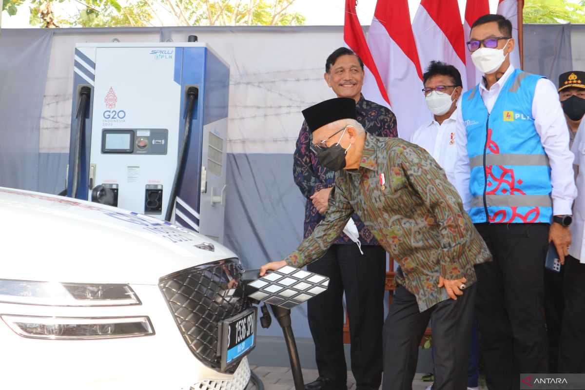 Wapres Ma'ruf Amin sebut KTT G20 awali gerakan konversi kendaraan listrik di Indonesia