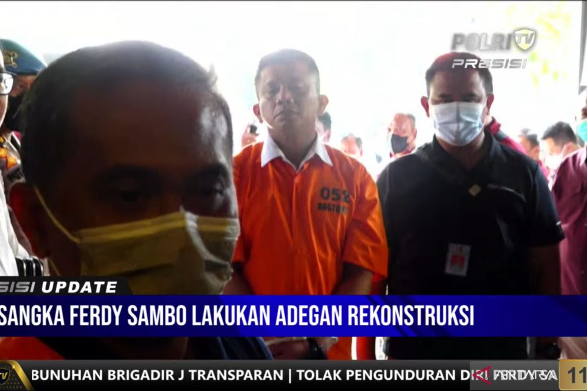 Rekonstruksi pembunuhan Brigadir J, tangan Sambo berborgol plastik