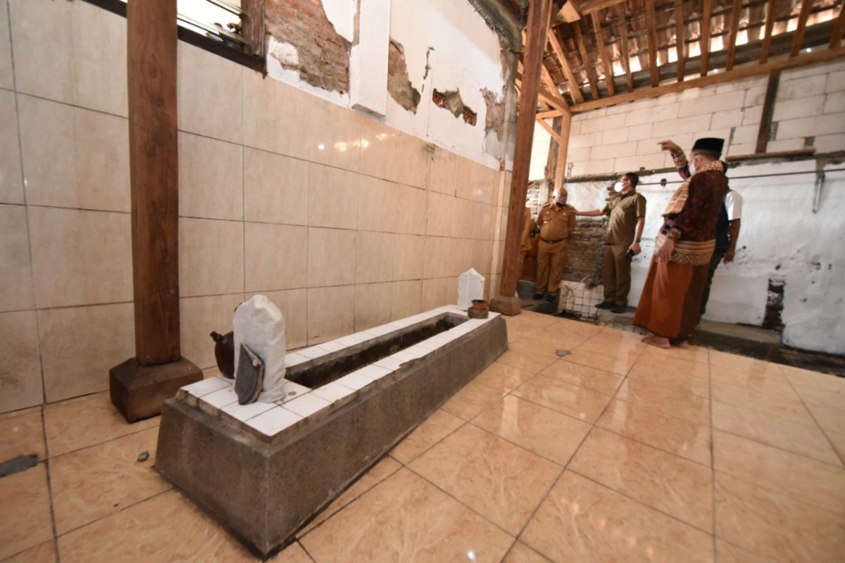Pemkot Surabaya hubungkan Makam Mbah Kapiludin dengan bekas Dolly