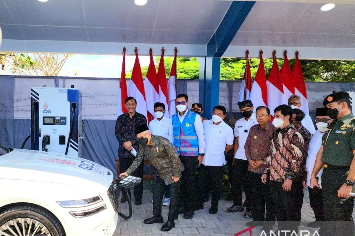 Sambut puncak acara Presidensi G20, Wapres Ma'ruf Amin tinjau kesiapan SPKLU PLN