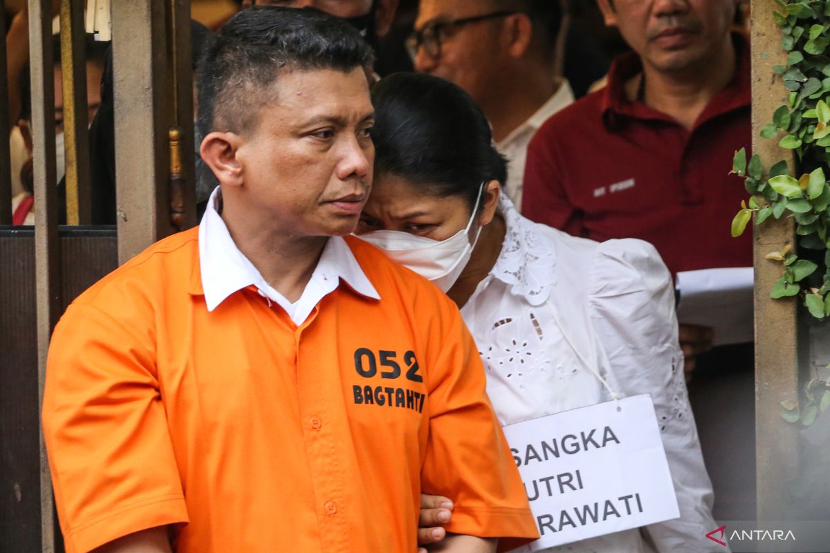 Kemarin, Putri Candrawathi ditahan hingga evakuasi jasad korban KKB