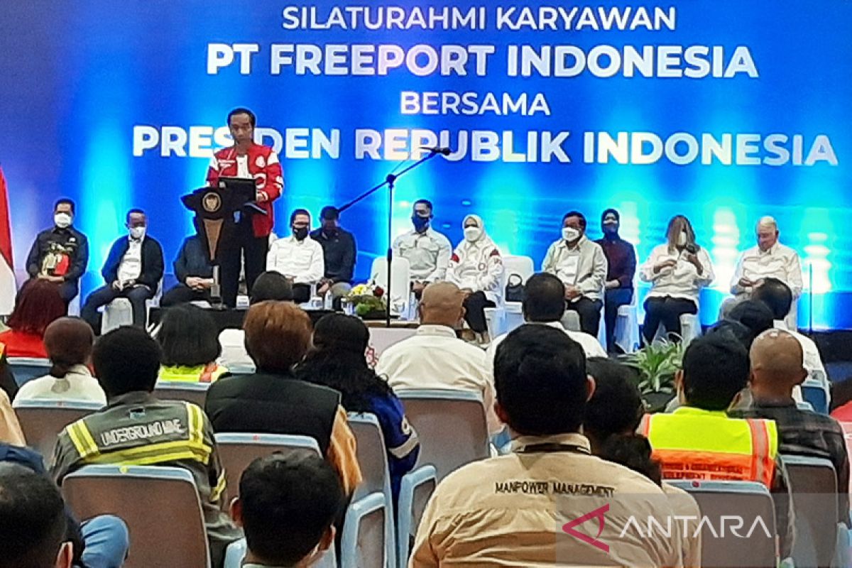 Jokowi minta Freeport buat Papua Football Academy