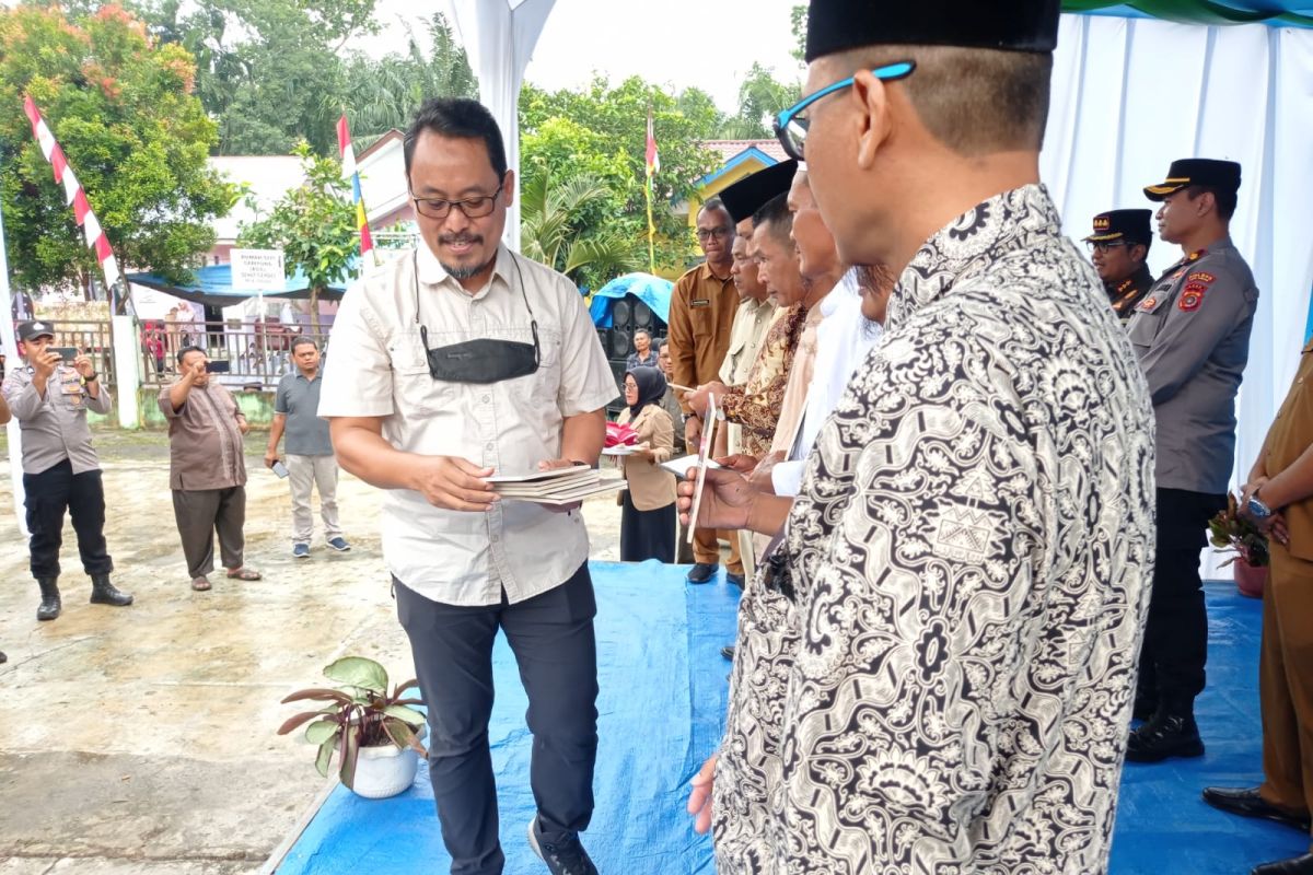 Santri dan warga deklarasi kampung tangguh Pancasila di Aceh Tamiang