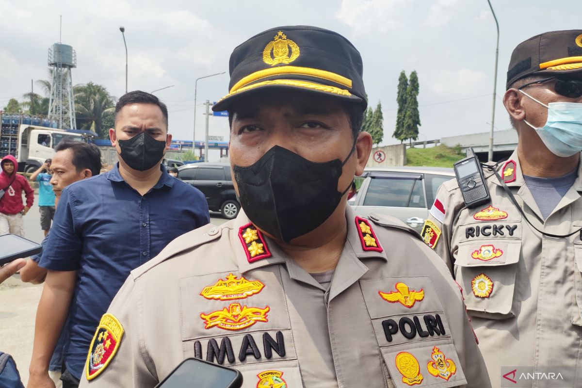 Polres Bogor siagakan anggotanya jaga SPBU terkait kenaikan harga BBM