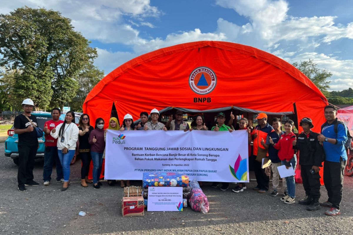 PLN salurkan bantuan bagi korban banjir dan longsor di Sorong
