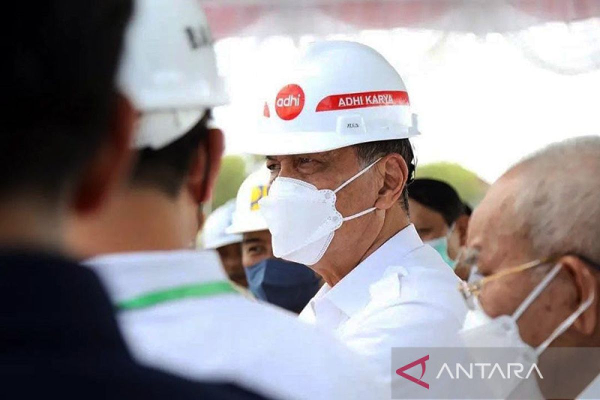 Luhut puji keberhasilan PLN sediakan REC untuk dukung transisi energi