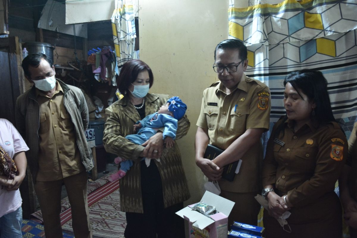 PKK Dairi berbagi tali asih dengan anak berkebutuhan khusus