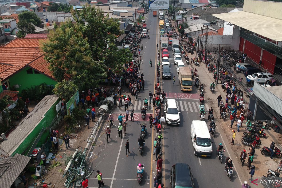 Jumlah korban meninggal kecelakaan truk trailer di Bekasi ada 10 orang