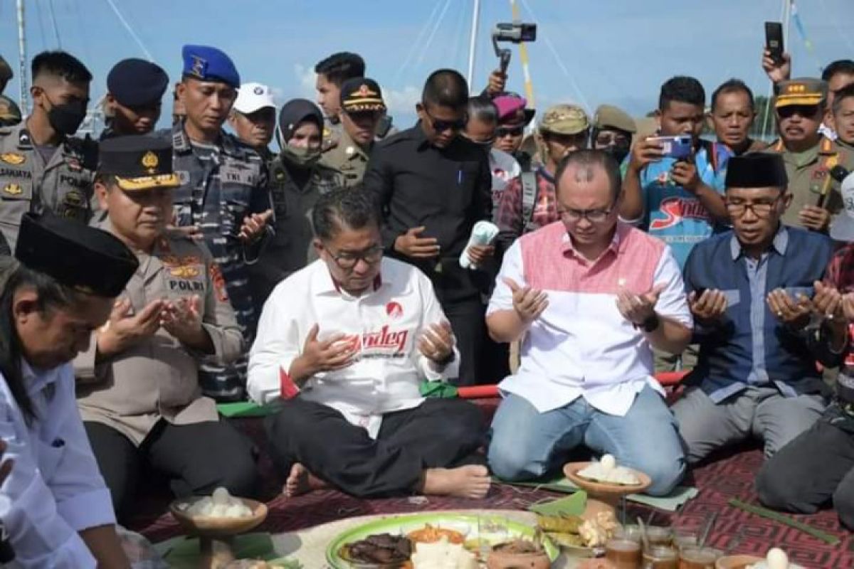 Perahu sandeq mulai berlayar dari Sulbar menuju IKN Nusantara