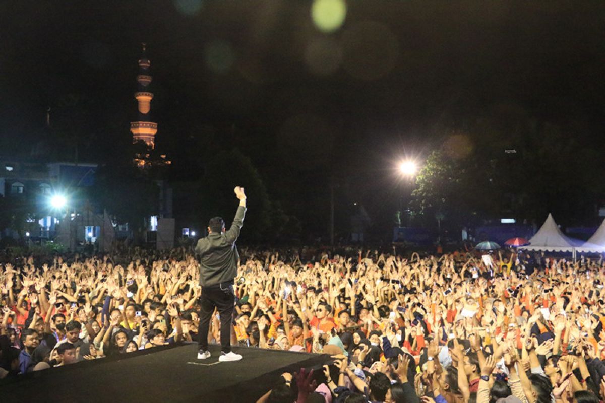 Konser Guyon Waton meriahkan Malam Puncak Za'Eem PKKMB 2022 UMP