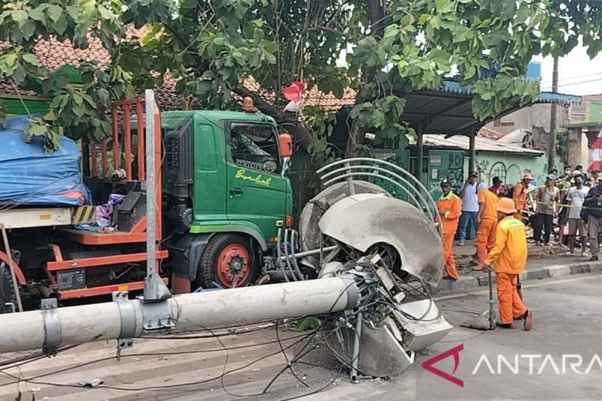 Polri masih selidik penyebab kecelakaan truk trailer di Kota Bekasi