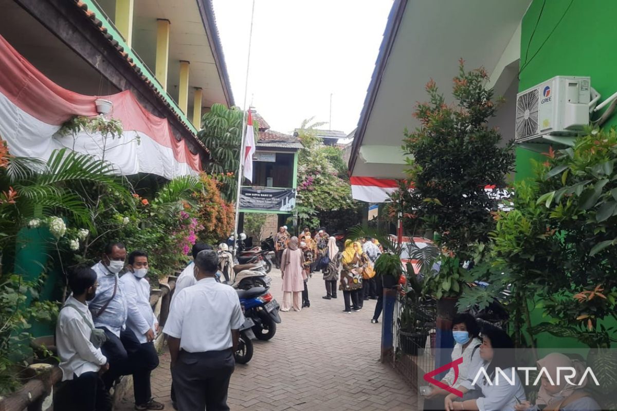 Kegiatan belajar mengajar SDN II dan III Kota Baru diliburkan tiga hari