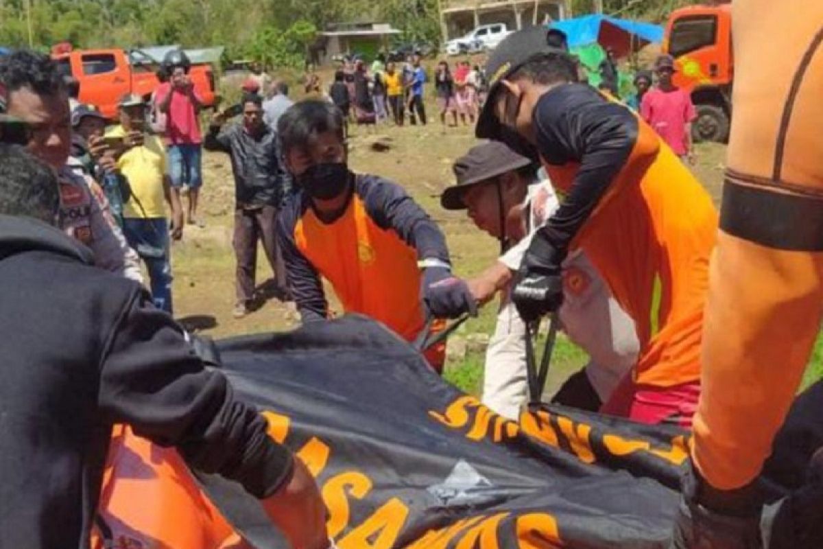 TIM SAR Gabungan evakuasi korban tenggelam di Sikka