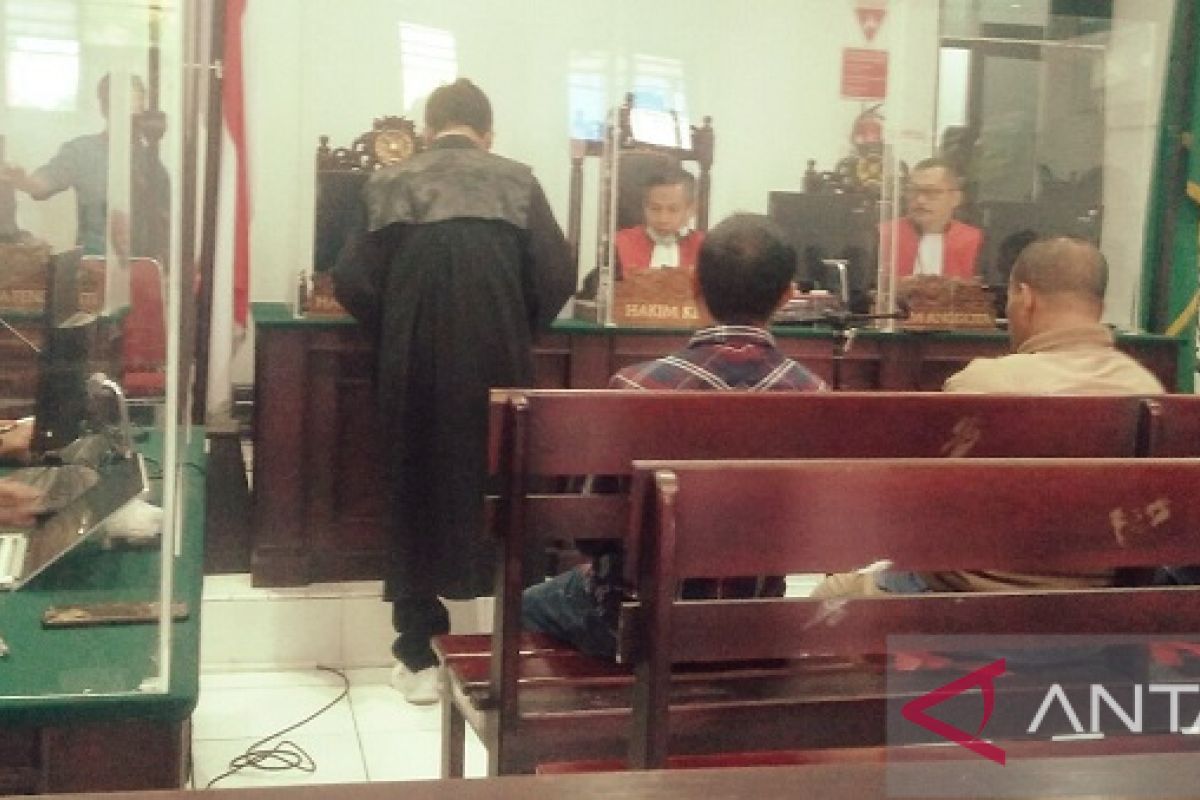 Kuasa hukum Tagop mantan Bupati Buru Selatan hadirkan saksi meringankan